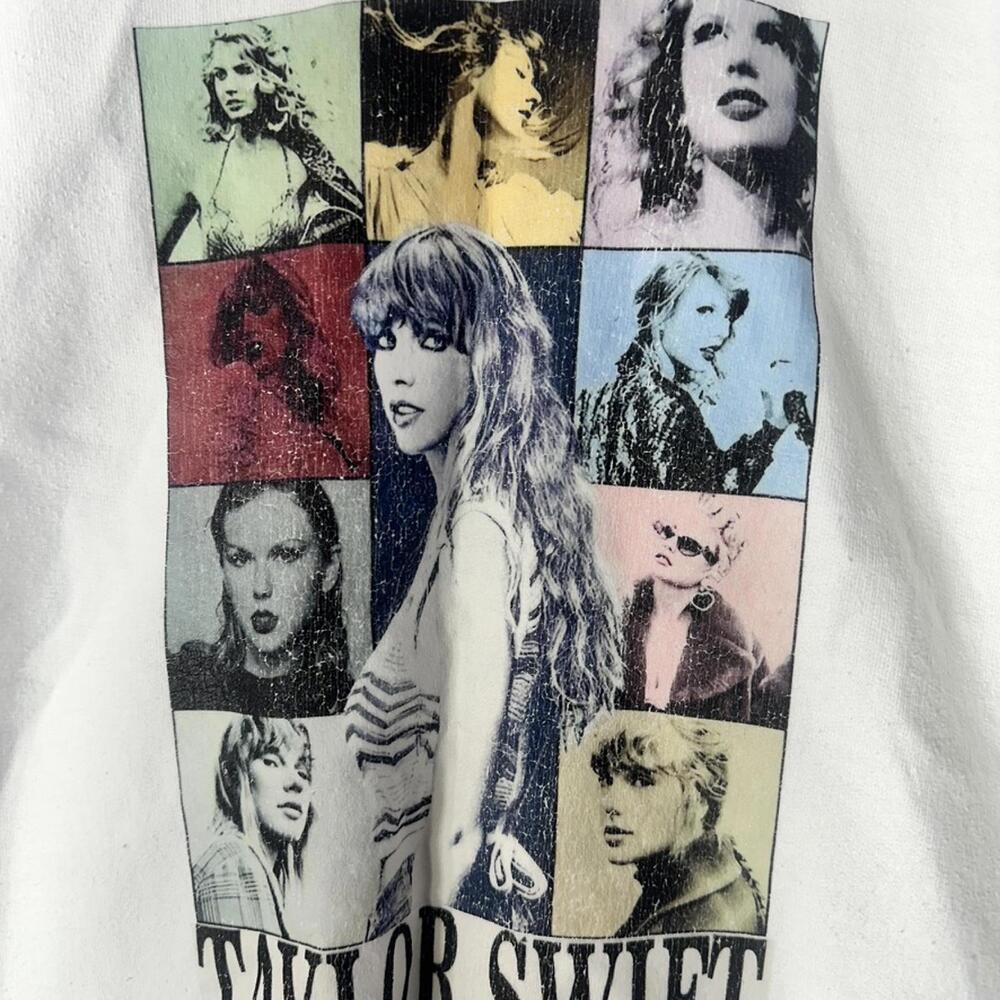 Taylor Swift The Eras Tour Long Sleeve Graphic Tee Women's - Picture 3 of 9